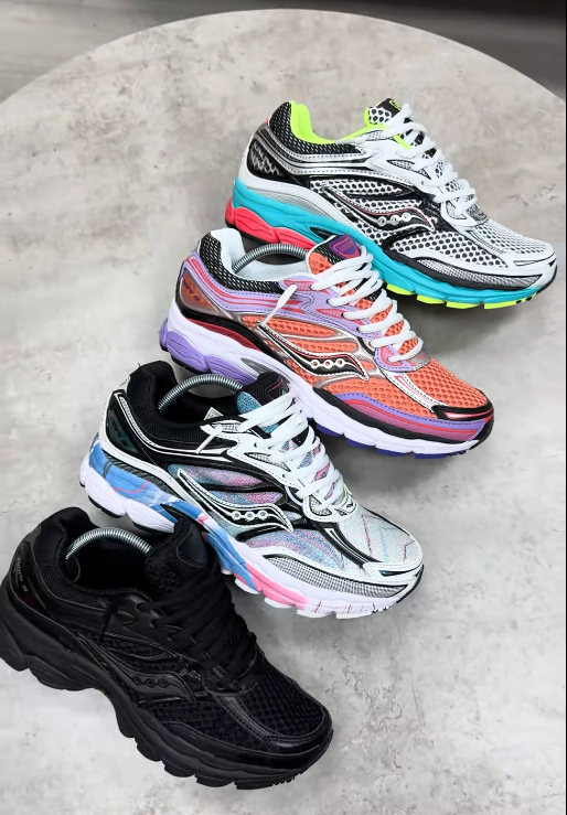 SAUCONY