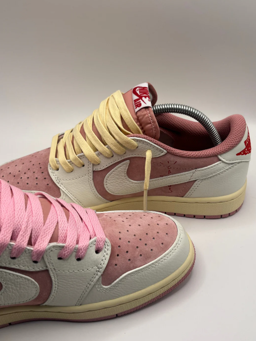 Jordan 1 x Travis Scott "Shy Pink"